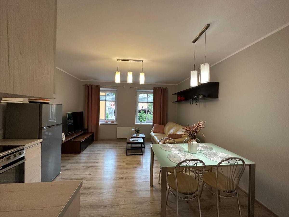 Apartament Przy Cieplickich Tezniach Jelenia Góra Εξωτερικό φωτογραφία