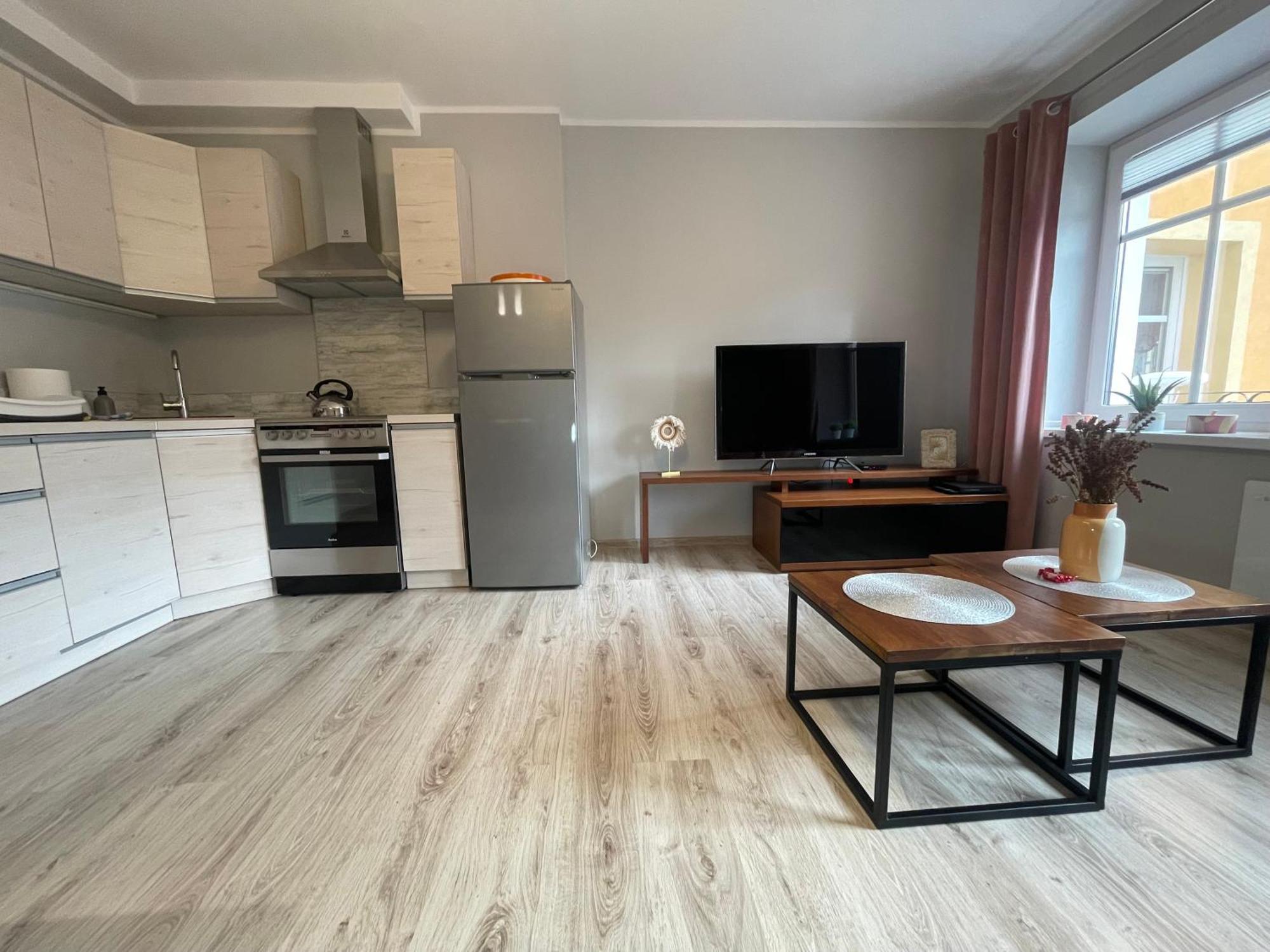 Apartament Przy Cieplickich Tezniach Jelenia Góra Εξωτερικό φωτογραφία